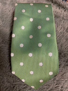 Rooster 100% silk Green Polka Dot Men's Tie - Classic Silk-Feel Accessory
